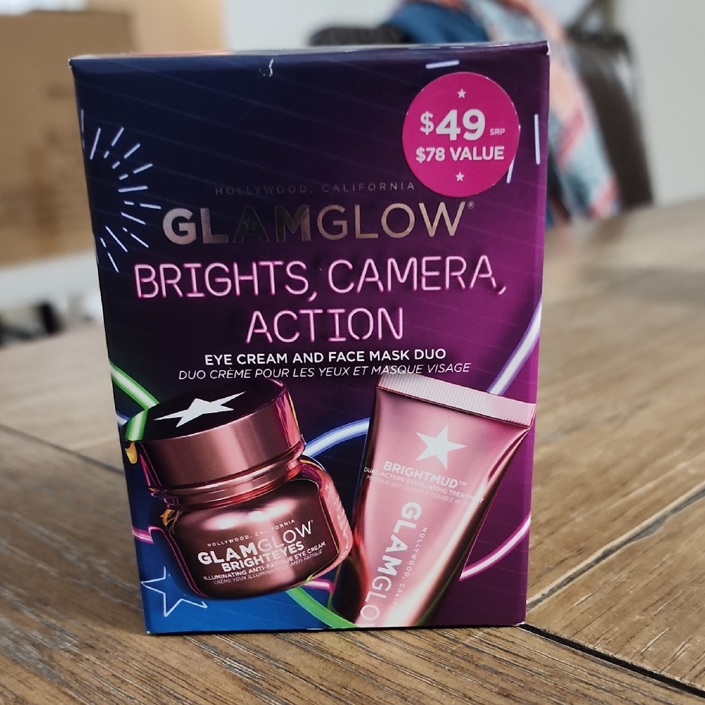 GLAMGLOW Pink Camera Photo Video Kit